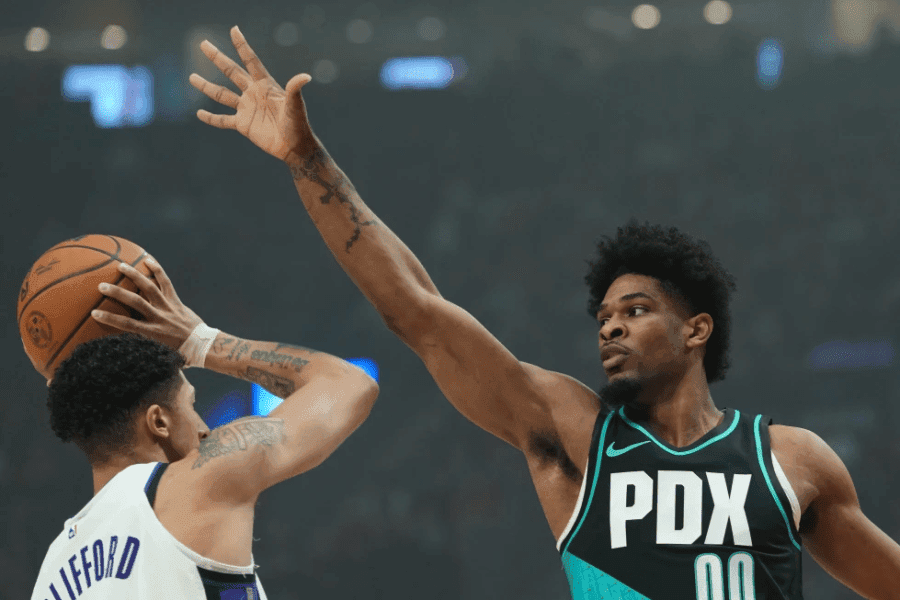 Blazers beat Kings, clinch No. 8 seed