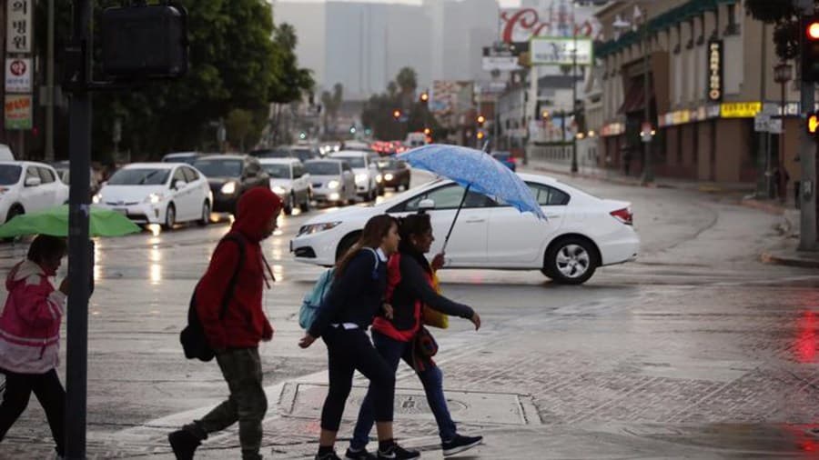 Southern California storm to bring heavy rain, thunderstorms Sunday morning