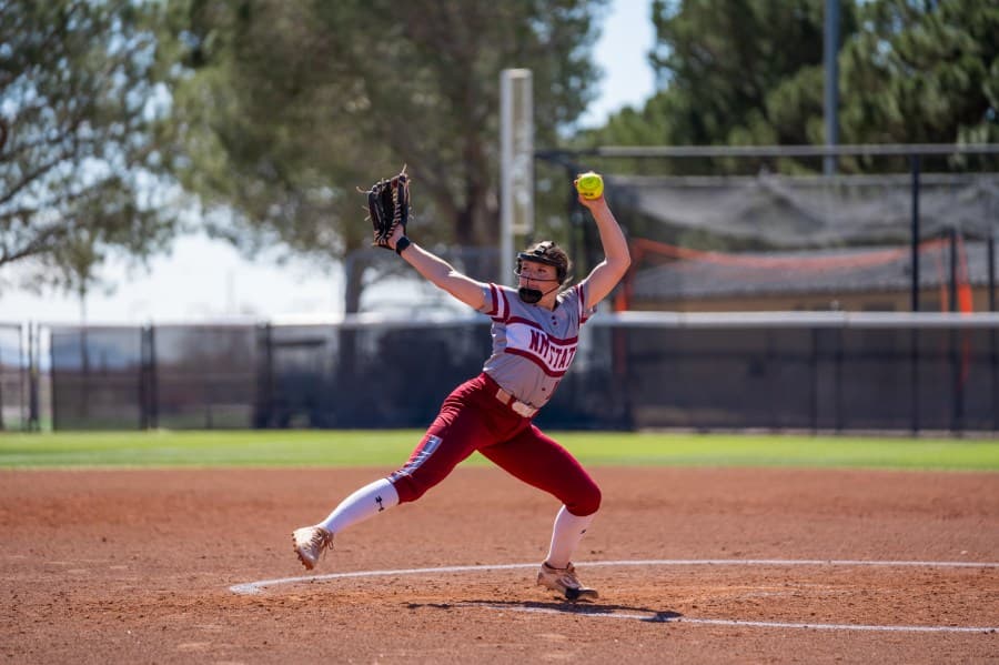 NMSU softball drops two straight to SHSU, suffering first losses of CUSA play