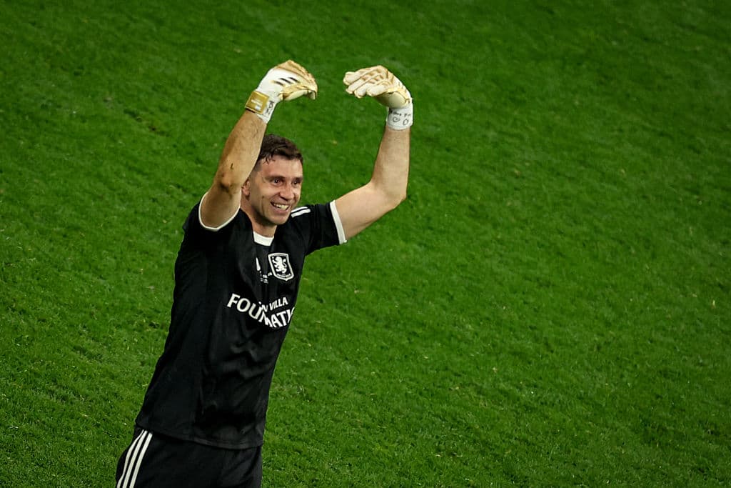  Emiliano Dibu Martínez: the goalkeeper of perfect finals