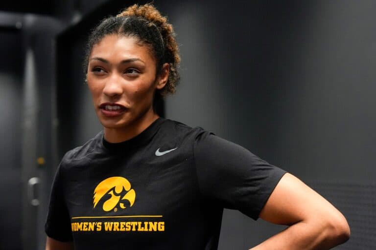 FOX News’ Abby Hornacek reacts to getting suplexed by Olympic wrestler