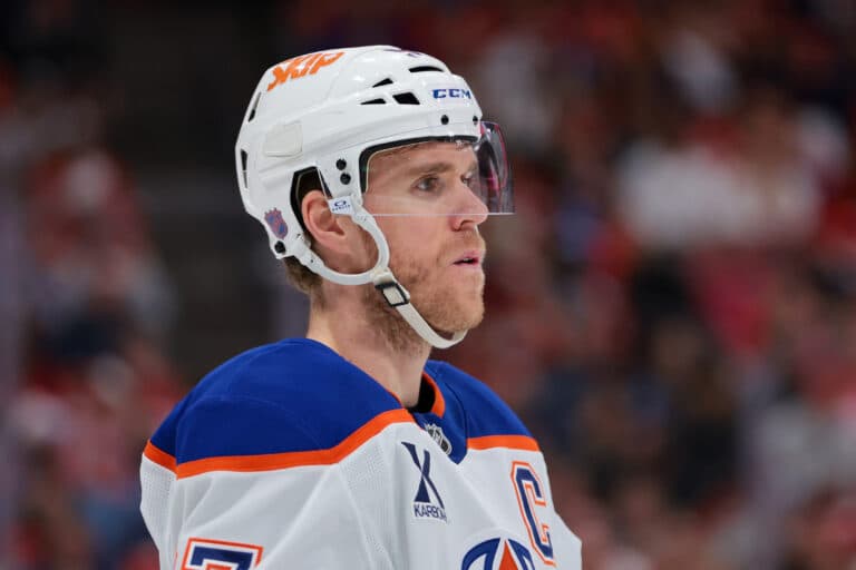 Connor McDavid chases Gretzky era greatness in pre-30 scoring race