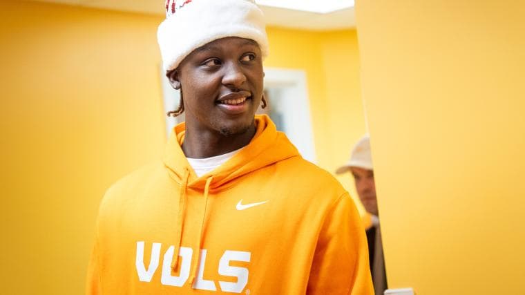 CFB reporter reveals frontrunner in Tennessee QB1 battle between Faizon Brandon, George McIntyre