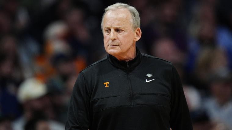 Tennessee's Rick Barnes loses recruiting battle to Virginia for 7-footer, urgent need at center remains
