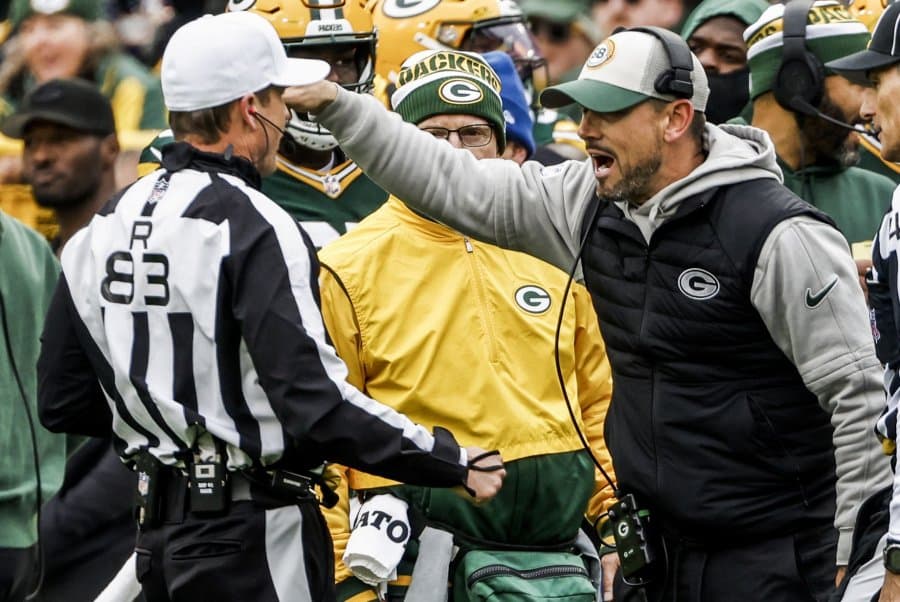NFL, referees agree to 7-year agreement, avoid lockout