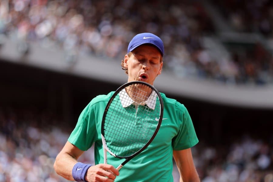 Tennis greats to snub media in fight for more French Open prize money
