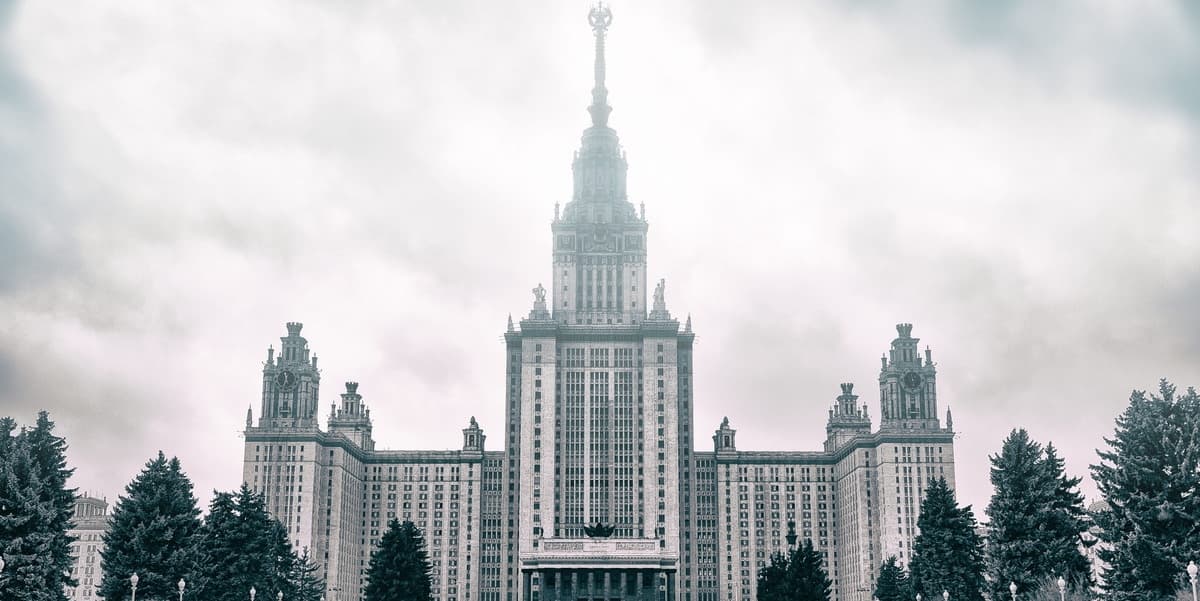 Living the Ex-Pat Life in Moscow at the End of the Soviet Empire