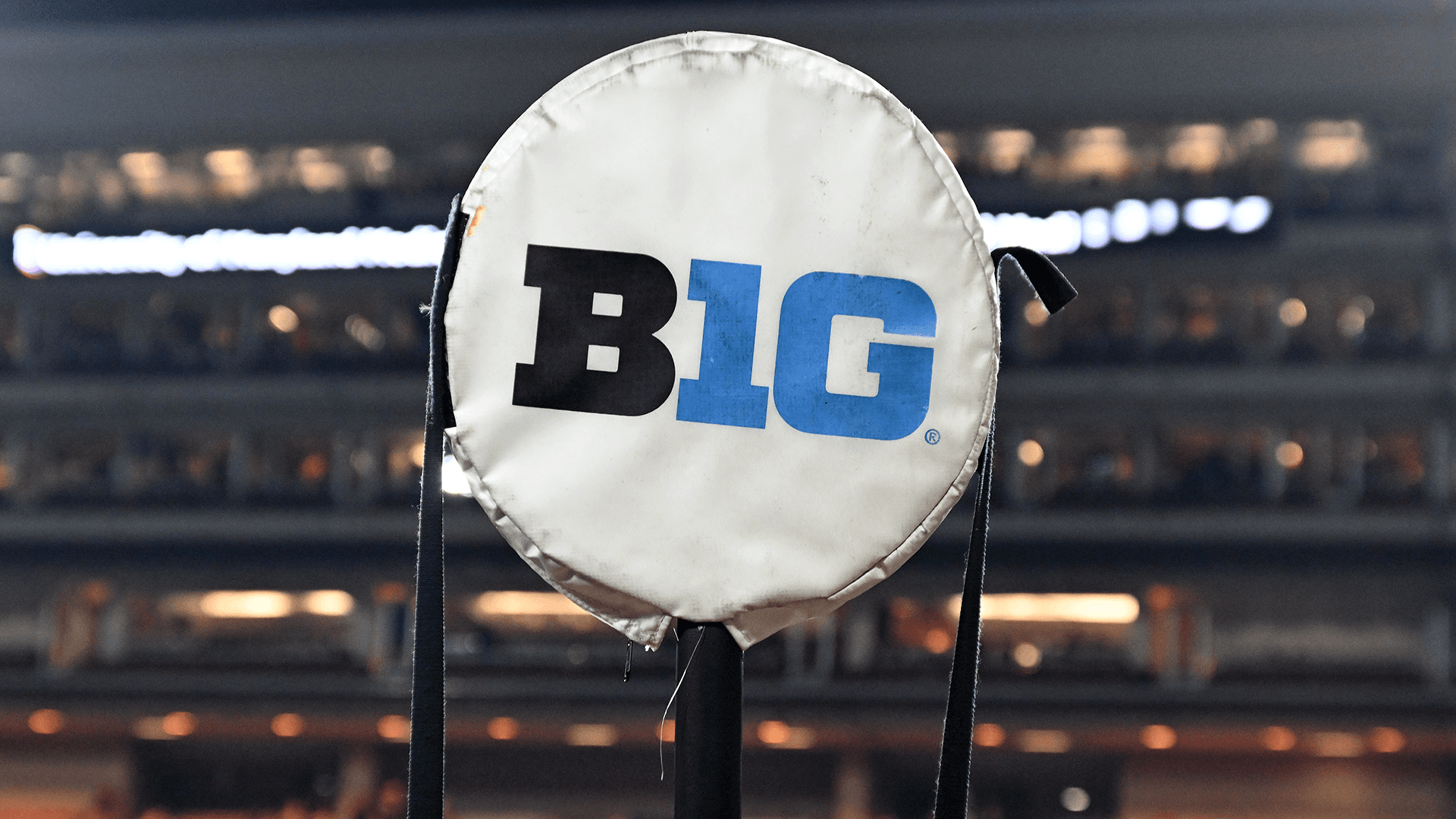 Big Ten explores self-governance as College Sports Commission sputters, Congress action stalls