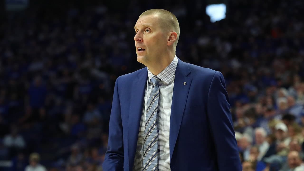 Kentucky basketball fans are melting down after losing top recruit to Kansas