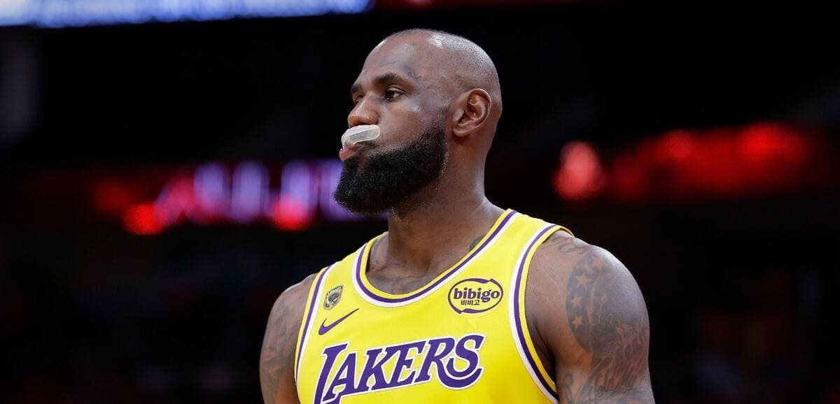 NBA: LeBron James takes blame for Lakers loss as Rockets avoid sweep