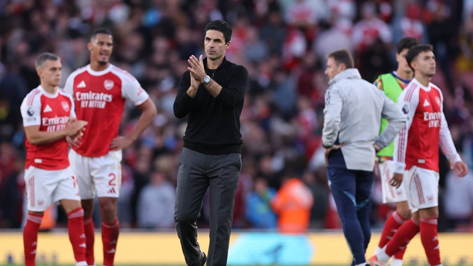 'Fully committed' Arteta puts contract talks on hold