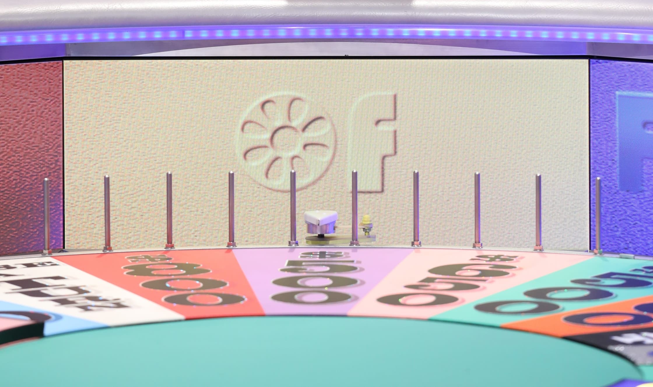 Sportscaster wins more than $32,000 on Wheel of Fortune