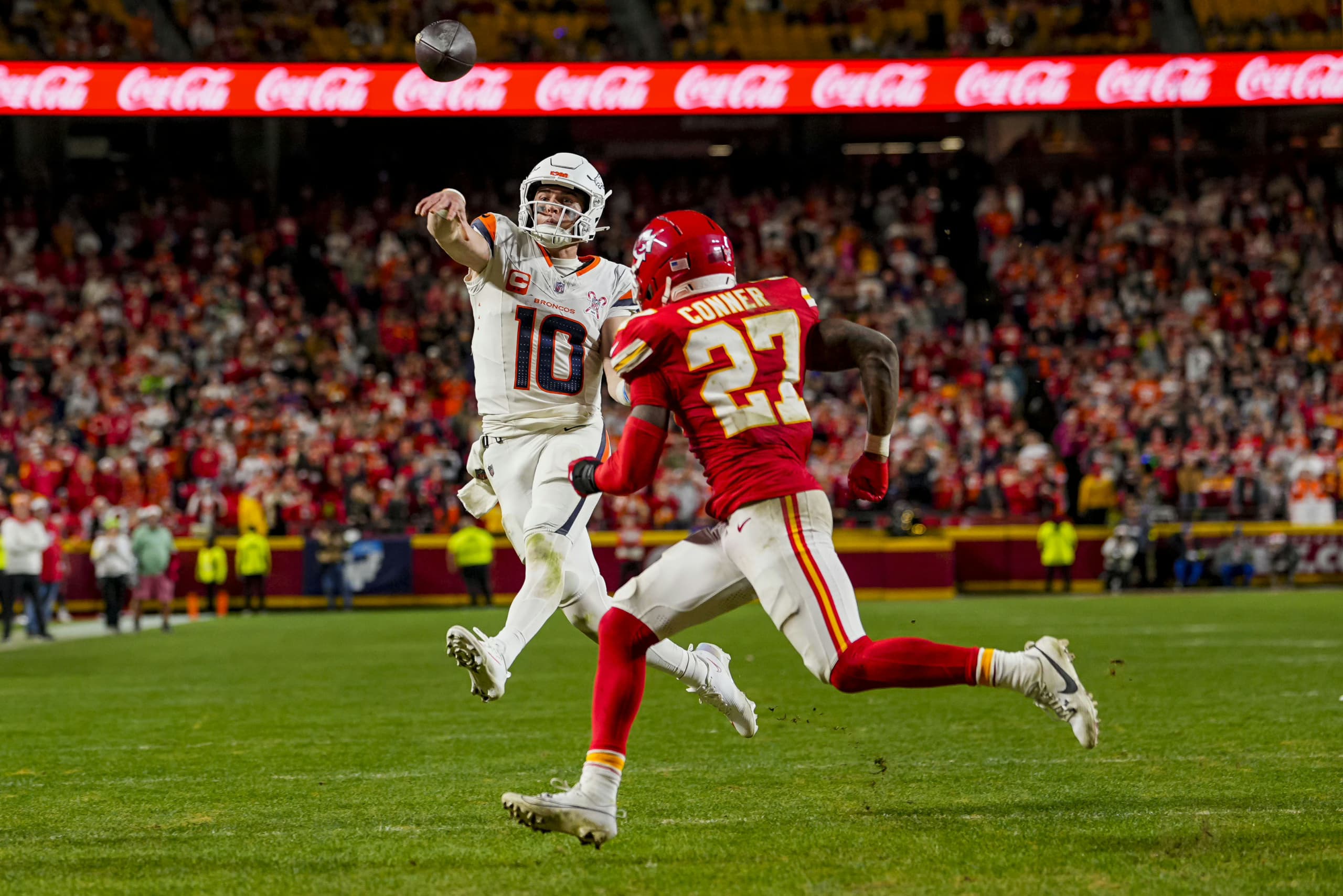 Joe Buck announces AFC West showdown as NFL’s Monday Night Football opener