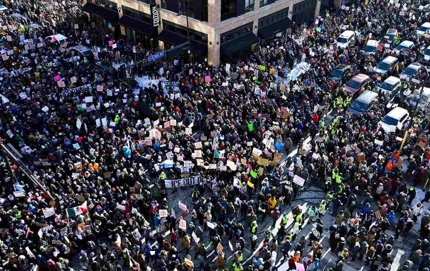 The Bad-News Echo Chamber of Pro-Democracy Substack