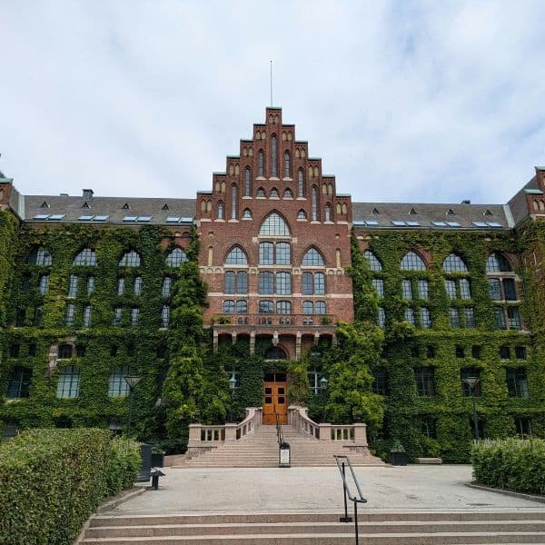 Should I Send My Kid to the Ivy Leagues? A Parent’s Perspective